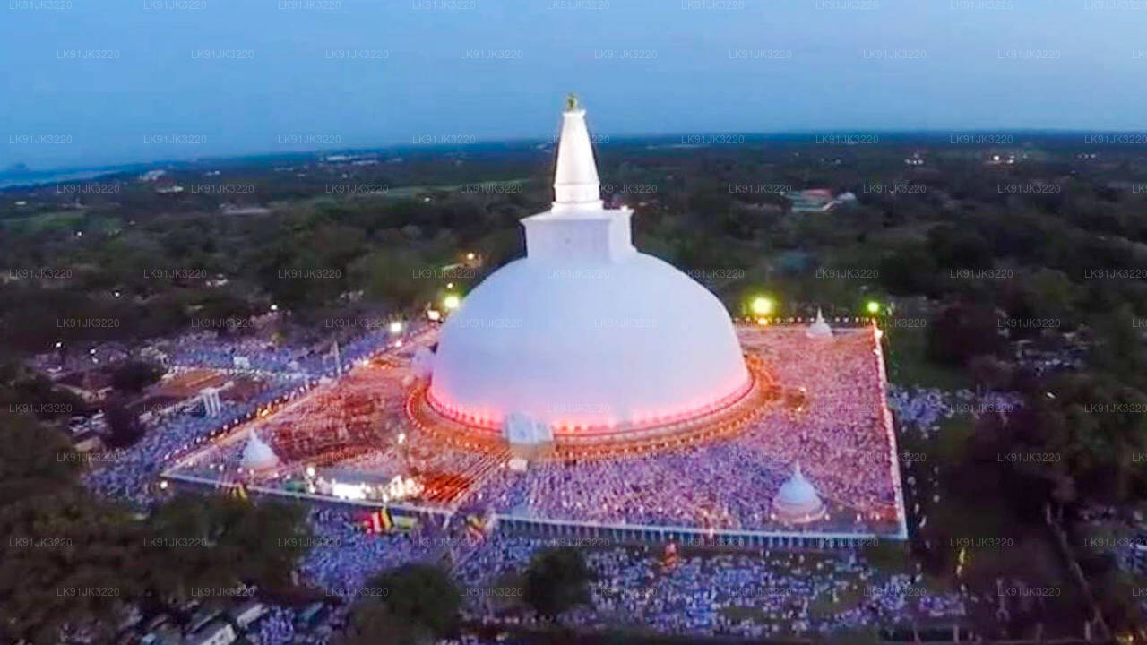 Ontdek Anuradhapura per helikopter vanuit Bentota.