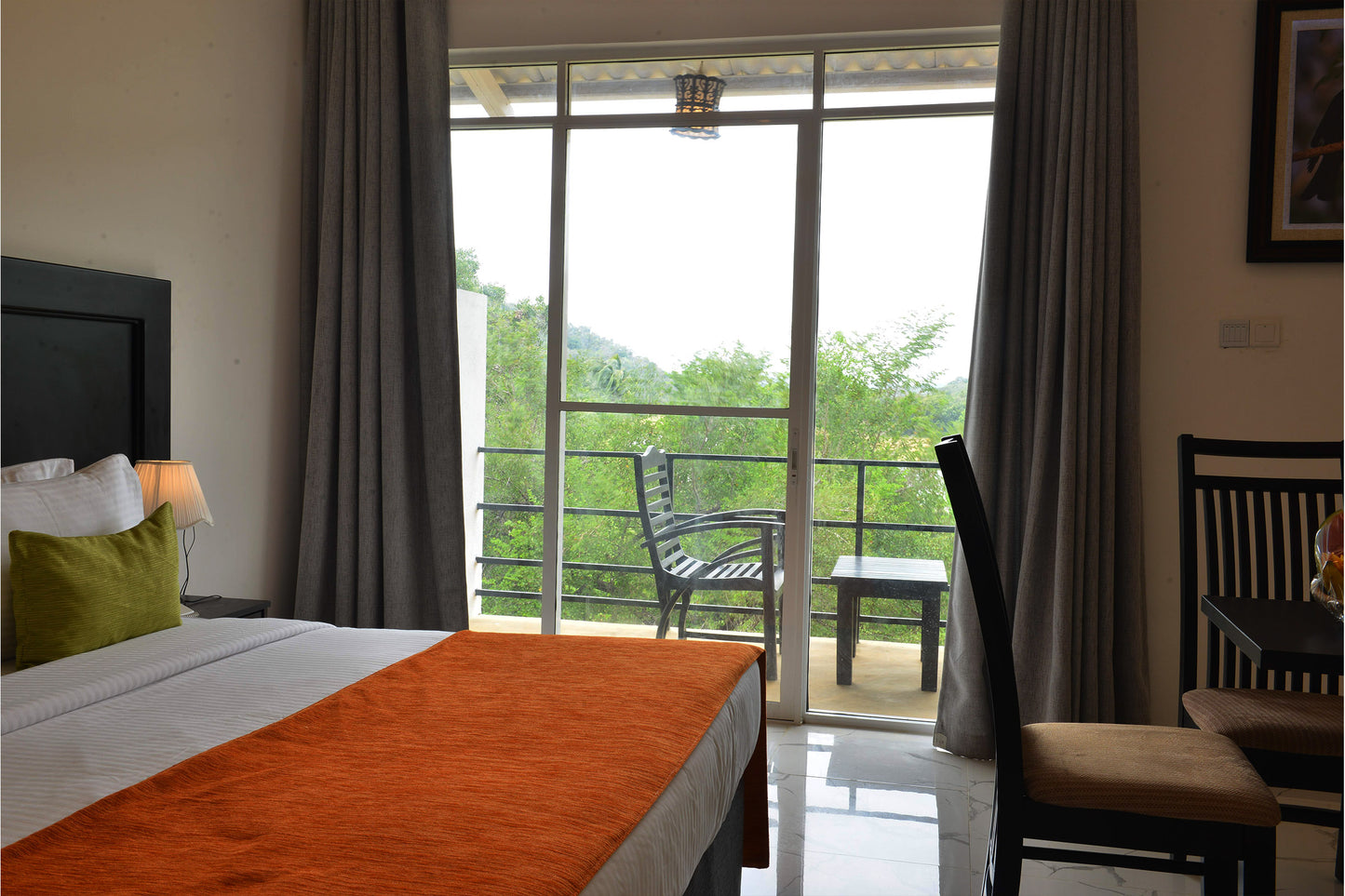 Agbo Hotel, Giritale