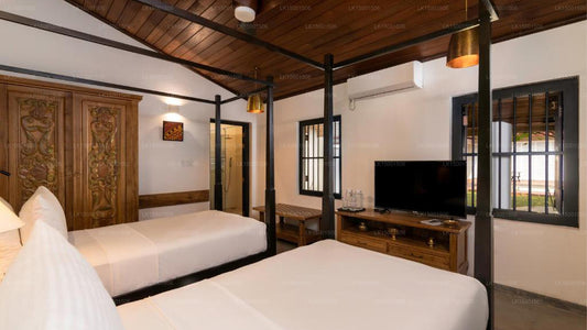 Jetwing Mahesa Bhawan, Japan