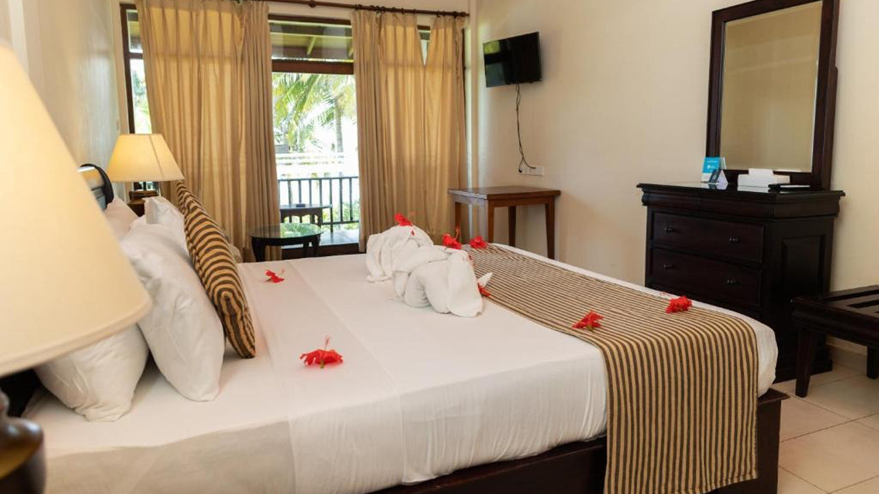 Paradise Beach Club Hotel, Mirissa