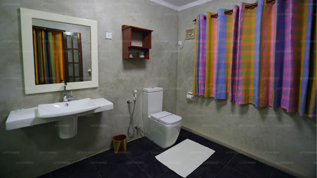 Hamilton Beach Villa, Ja Ela