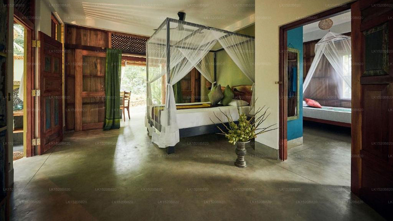 Casa Vana, Hiriketiya