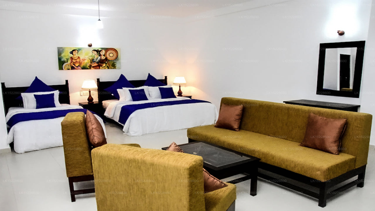 Blue Spring Hotel, Wadduwa