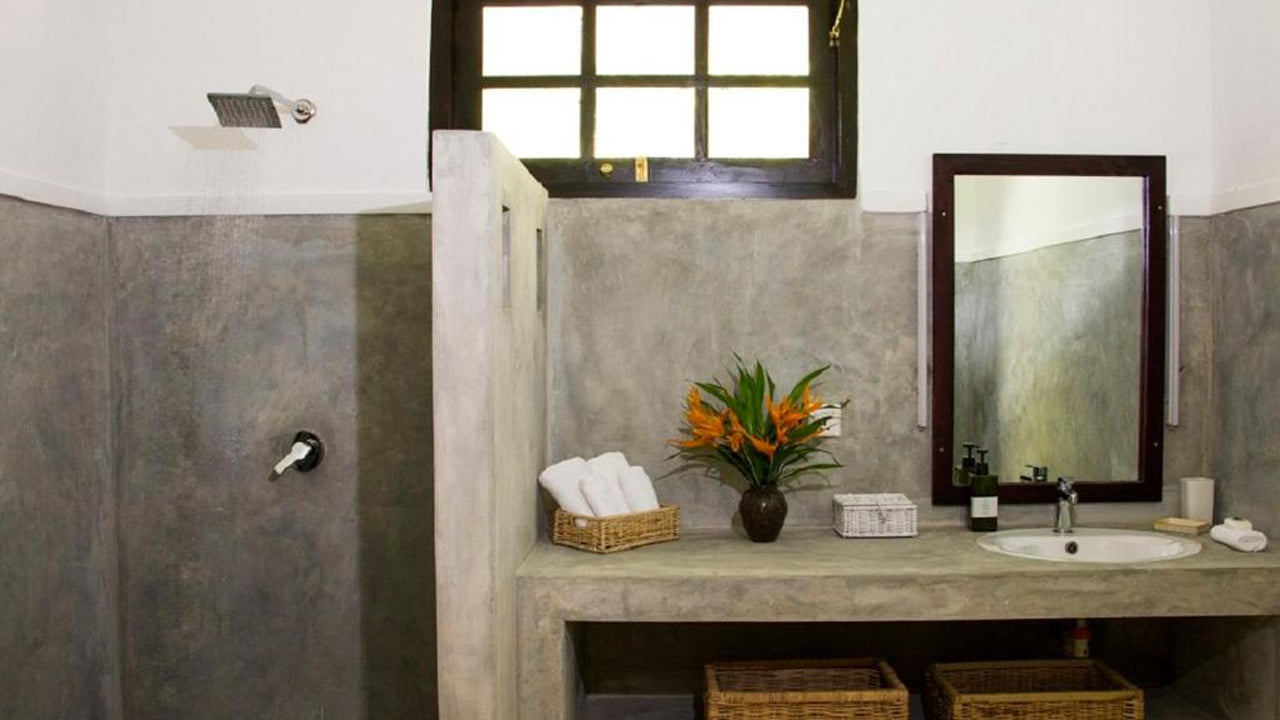 Why House, Unawatuna