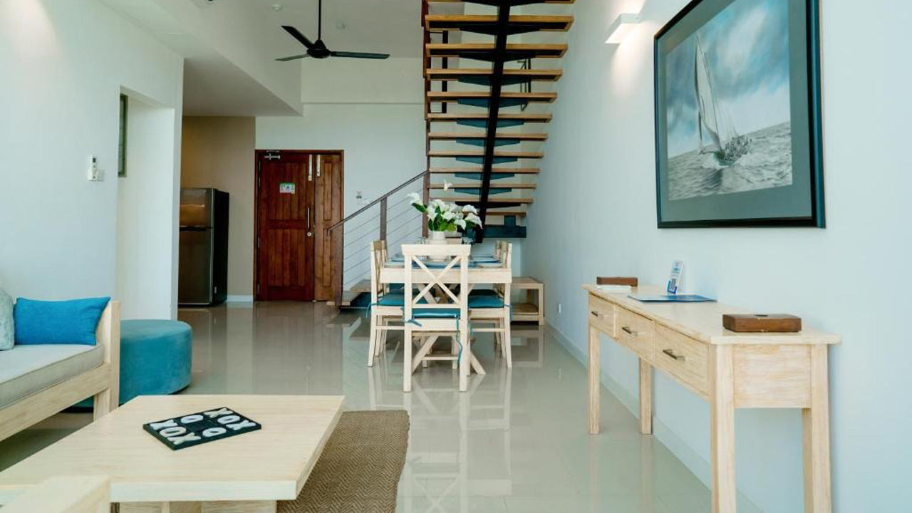 Oceanfront Condo by the Beach, Galle