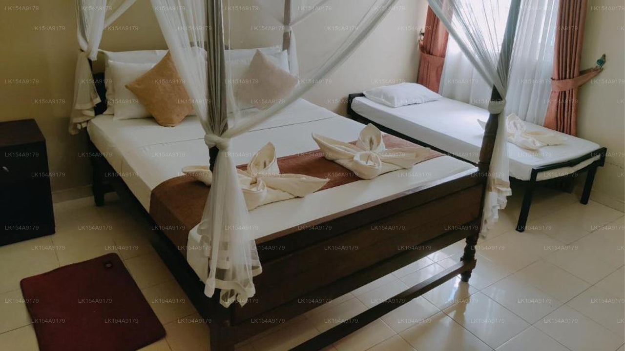 Grand Colonial Viveka,  Kurunegala