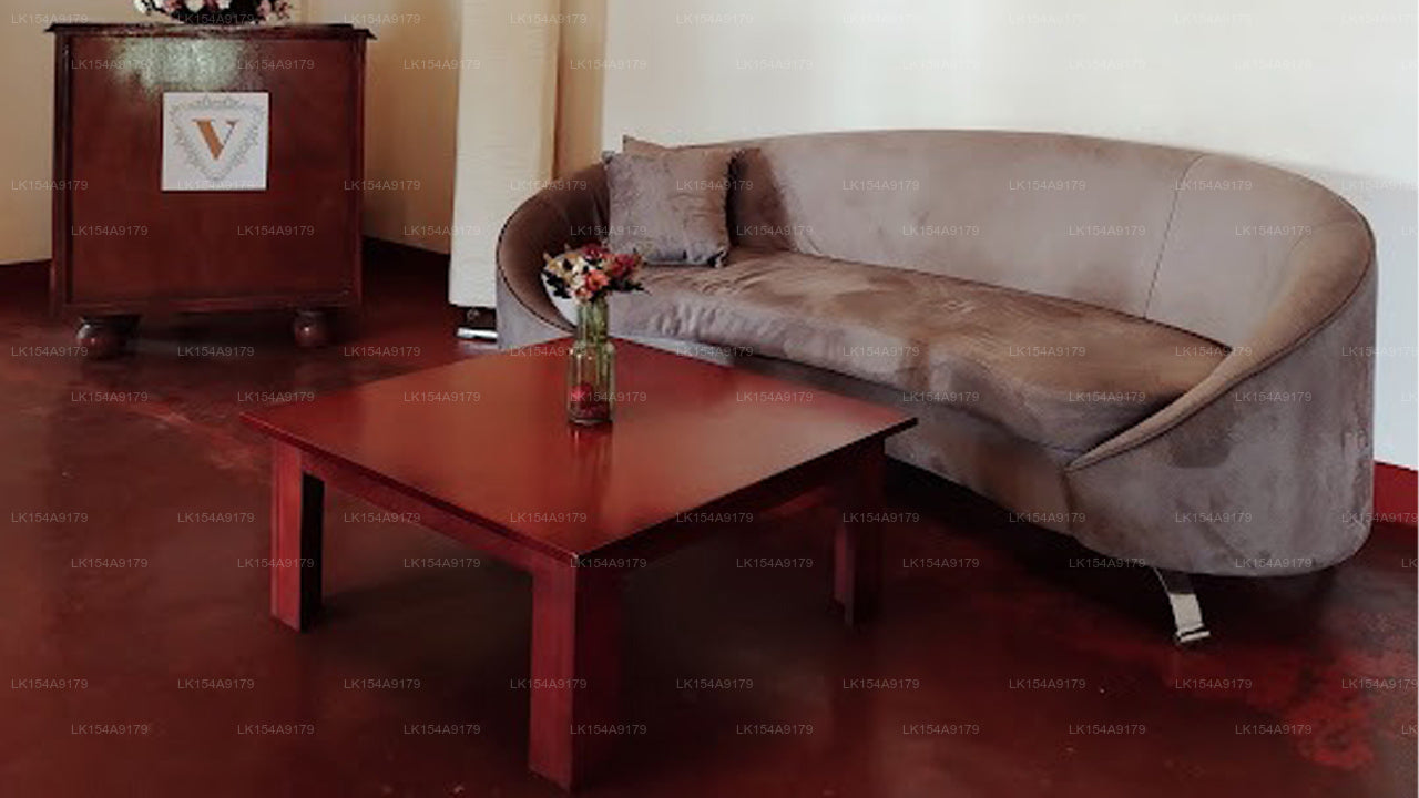 Grand Colonial Viveka,  Kurunegala