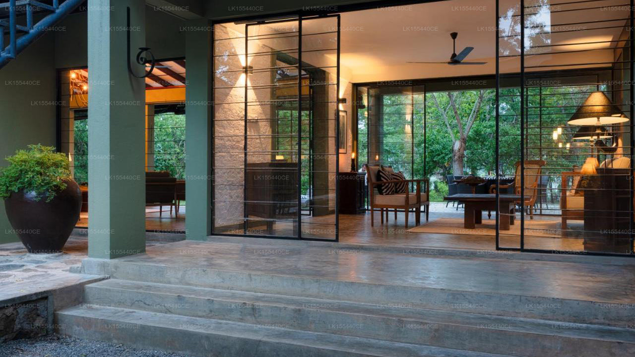 Neem Tree House, Kirinda