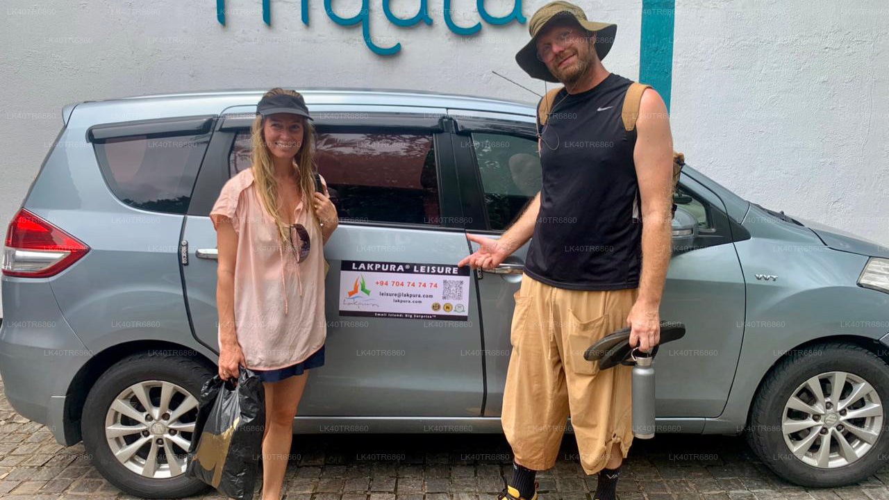 Sigiriya naar Pasikudah privétransfer met oude stadstour door Polonnaruwa