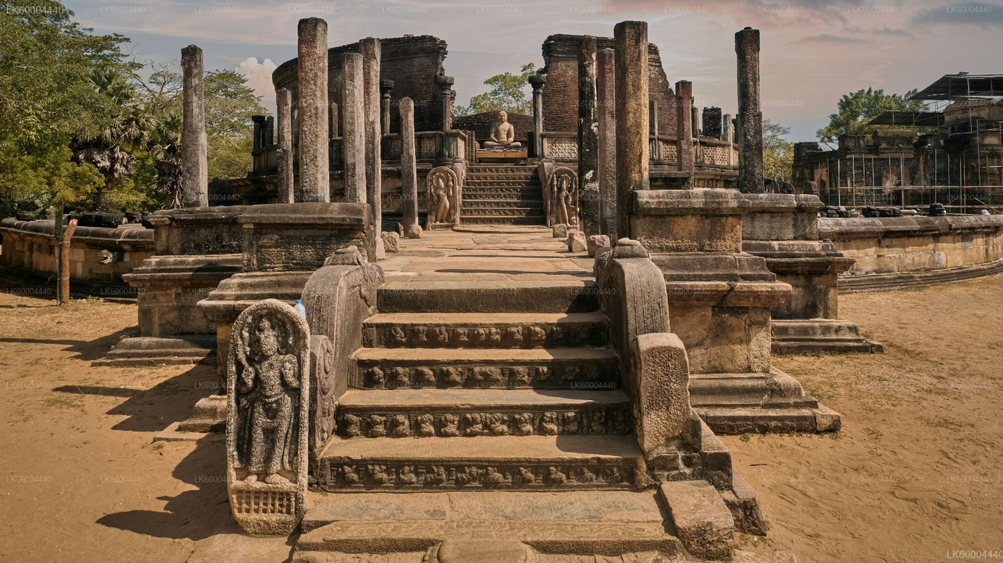 Anuradhapura and Polonnaruwa Ancient Cities Tour from Trincomalee