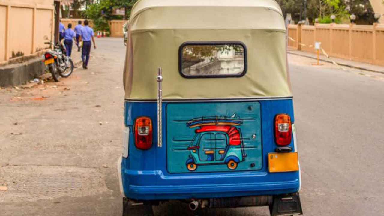 Safari met een tuktuk in Colombo