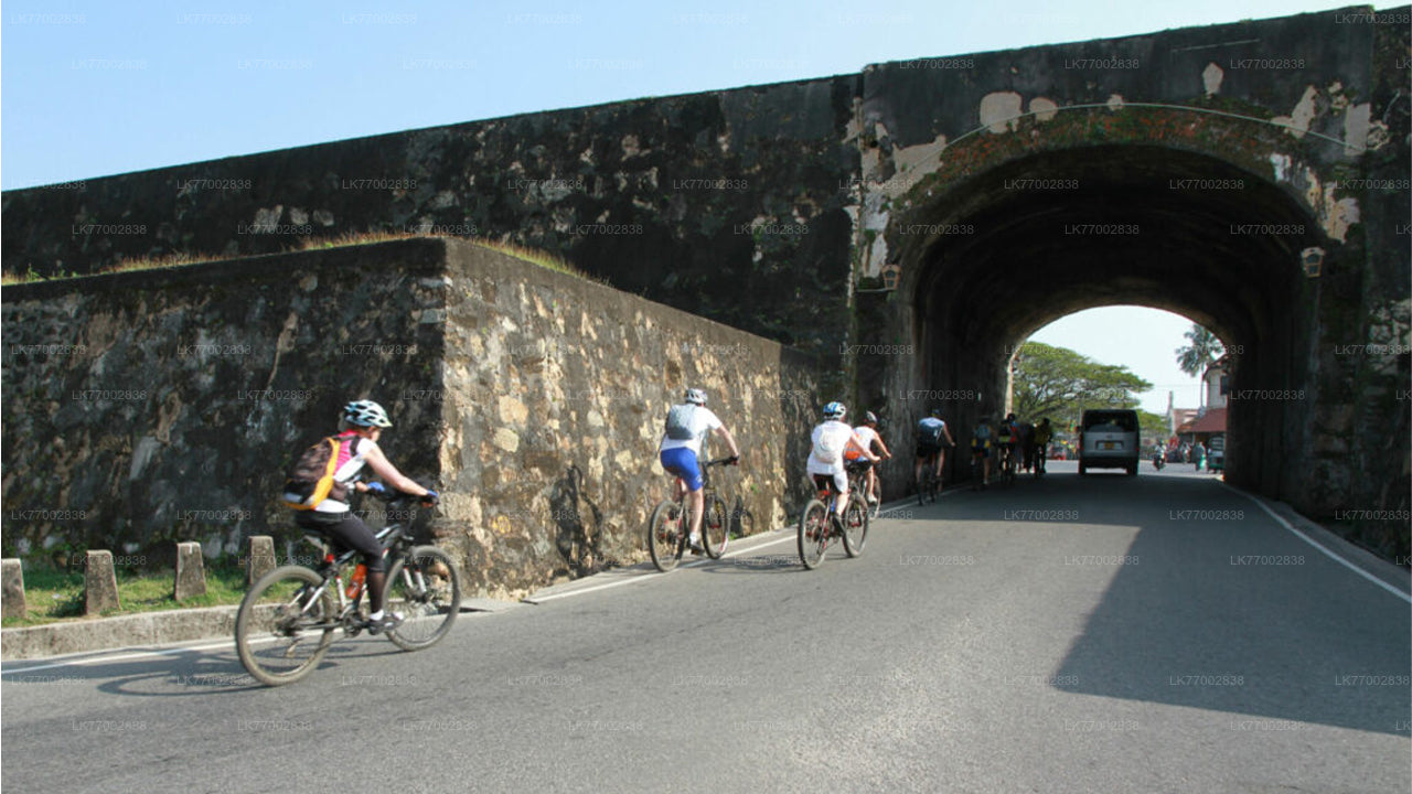 Nederlands fort en stad per fiets vanuit Galle