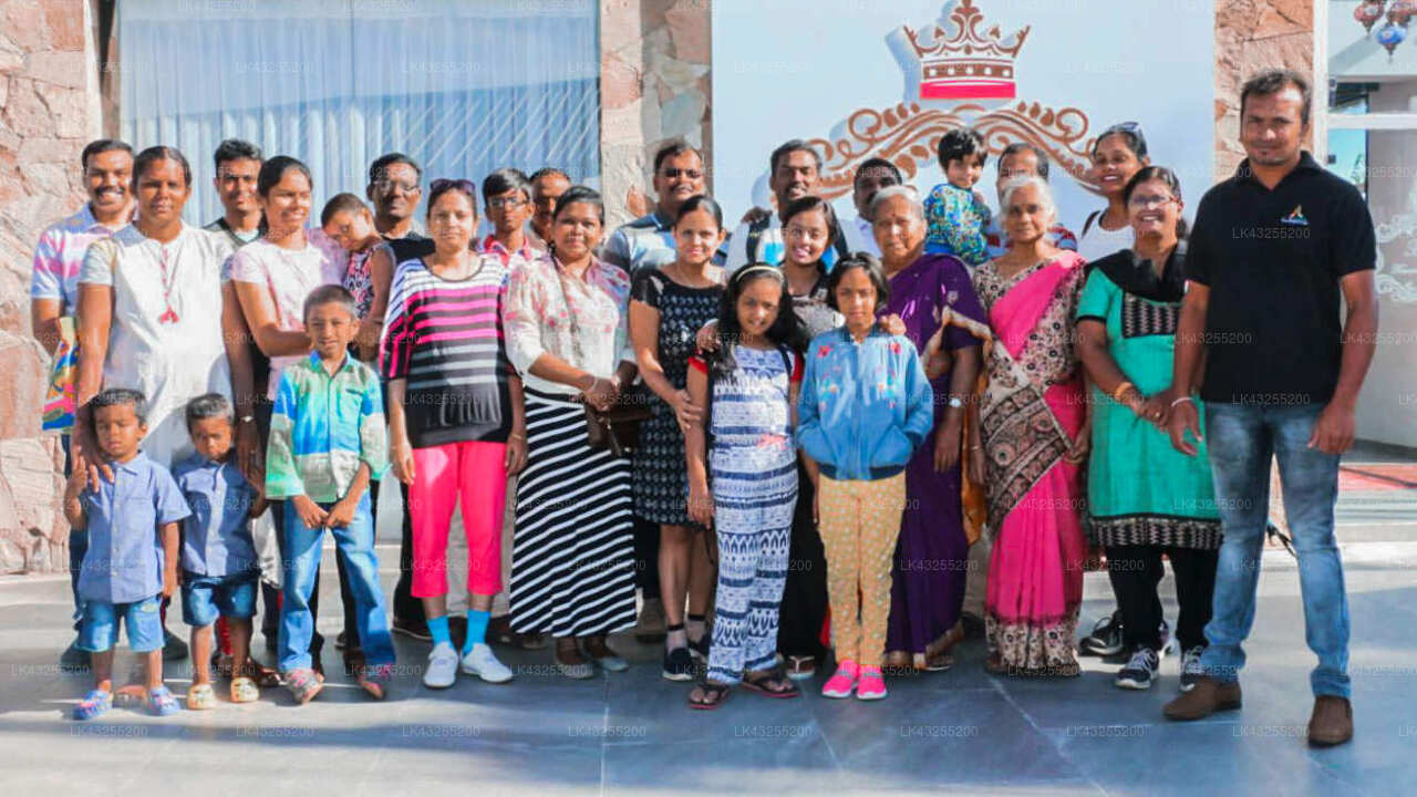 Transfer between Colombo Airport (CMB) and EKHO Sigiriya, Sigiriya