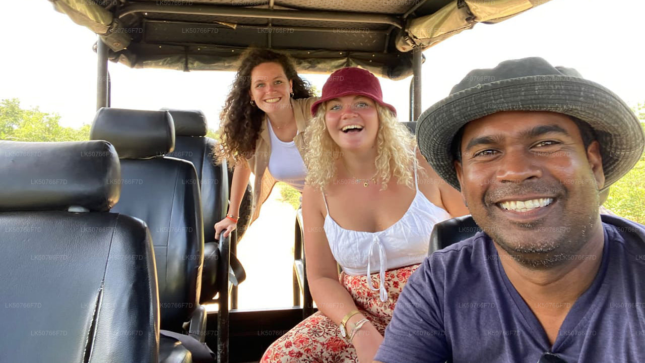 Privésafari in Udawalawe National Park met natuuronderzoeker