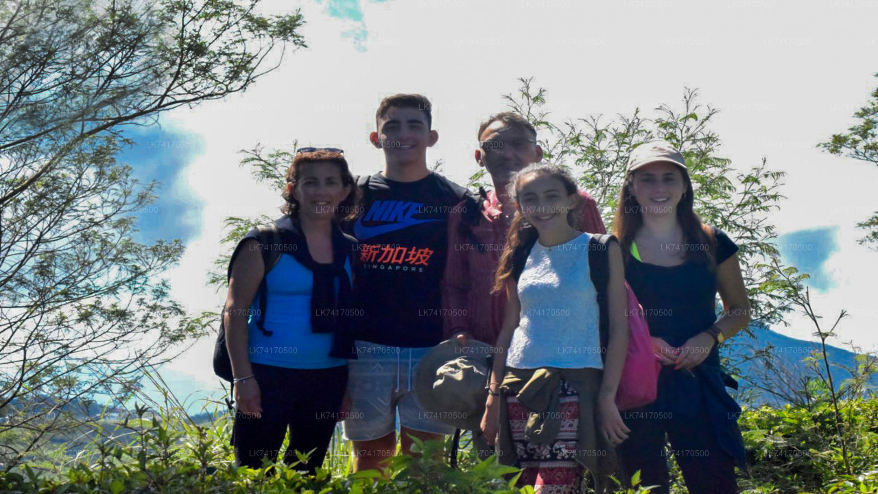 Trekking naar Heeloya Village vanuit Kandy