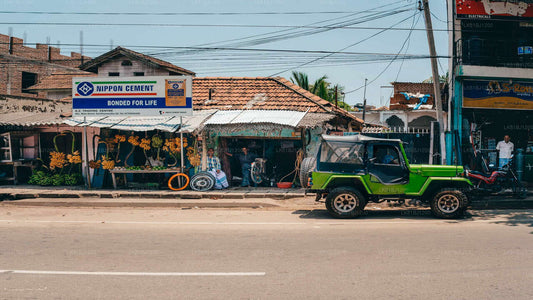 Stadstour door Colombo met een Land Rover Series 1 jeep vanuit de haven van Colombo